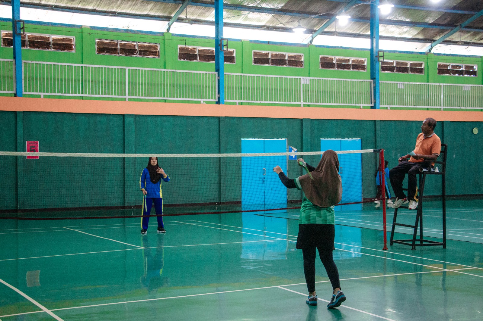 Ekstrakurikuler Badminton MTs Khozinatul Ulum