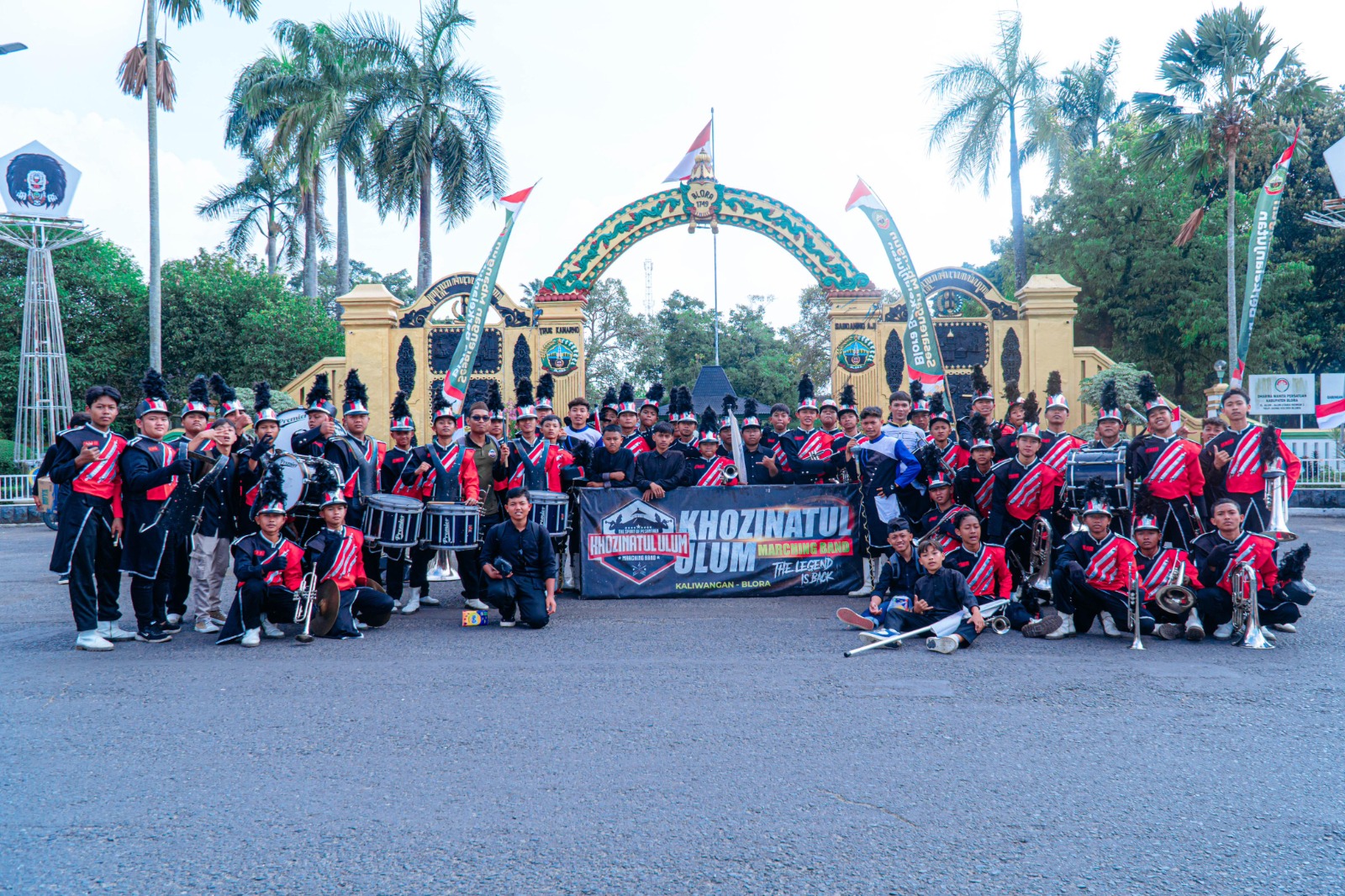 Marching Band Khozinatul Ulum Blora: "The Legend is Back!"