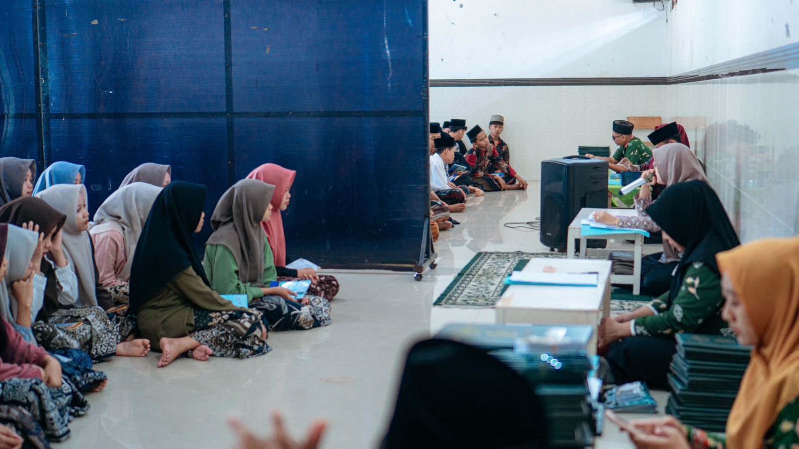 Pembagian Surat Keterangan Kelulusan (SKL) MTs Khozinatul ‘Ulum Blora Tahun Pelajaran 2025/2026